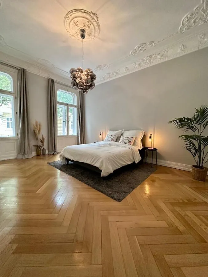 Homestay Room In Luxurious Apartment Hamburg
