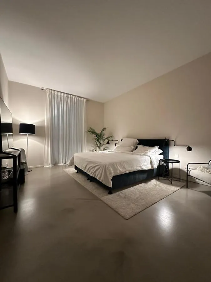 Room In Luxurious Apartment Hamburg