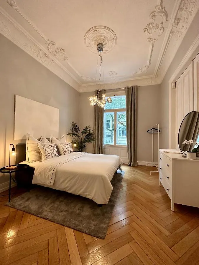 Homestay Room In Luxurious Apartment Hamburg
